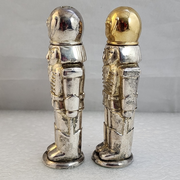 Godinger Silver Plated 1994 Nutcracker Soldiers Salt and Pepper Shakers - Picture 2 of 12